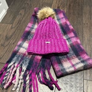 Steve Madden - Scarf and Touque